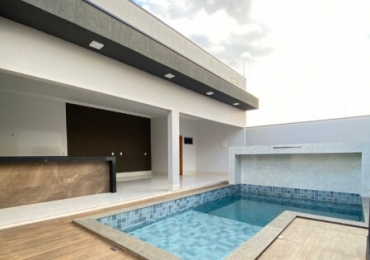 Casa a venda com Piscina próxima ao Lago Corumbá de Caldas Novas