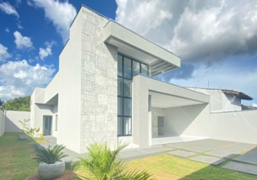 Casa a venda no Turista 2 no lote de 420m²