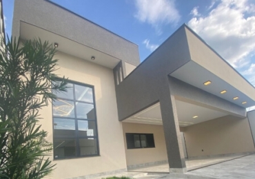 CASA ALTO PADRAO A VENDA EM CALDAS NOVAS