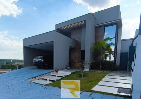 Casa em Condomínio Fechado