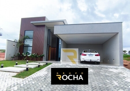 Casa em Condomínio Fechado